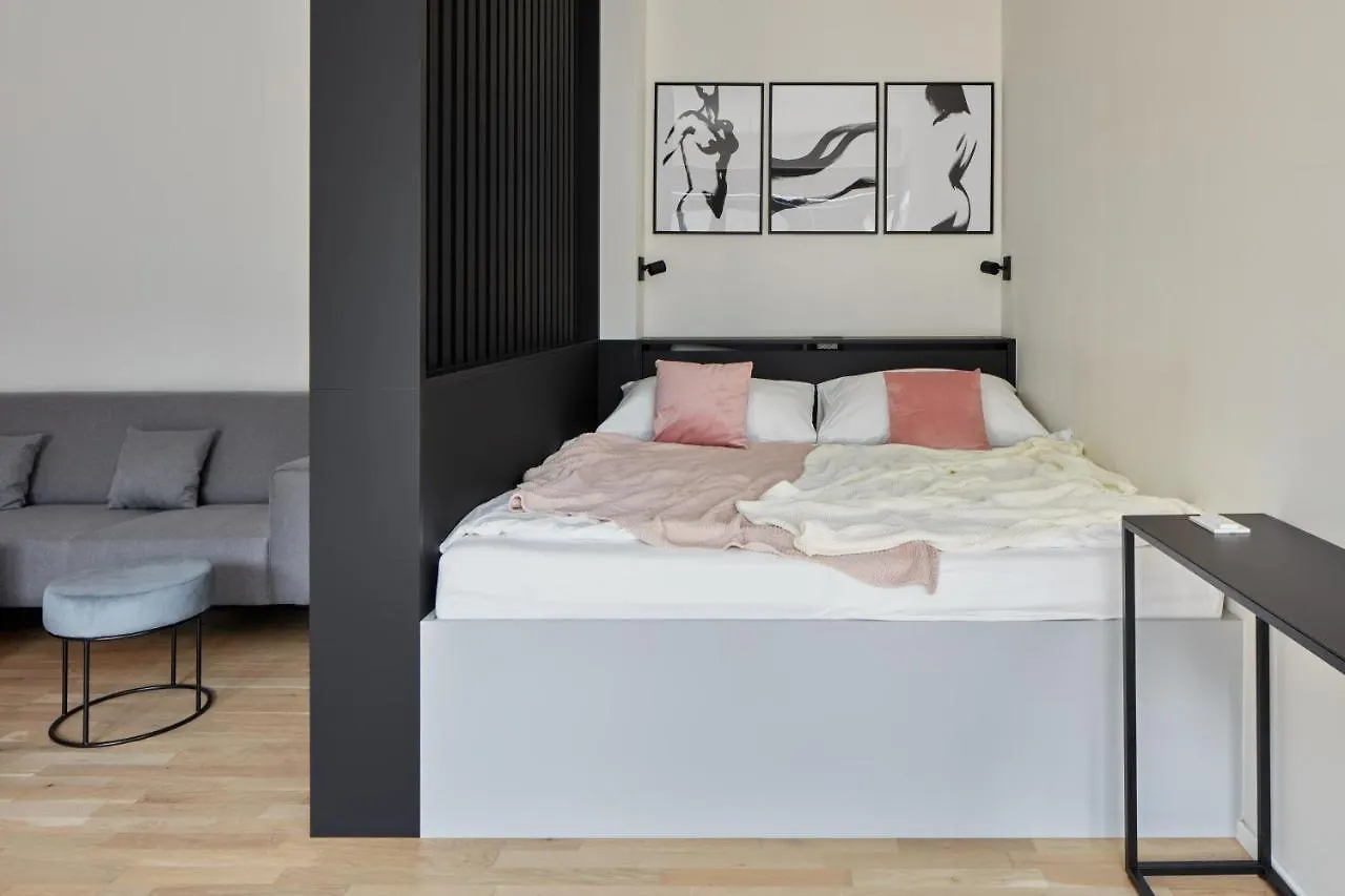 Prague Days - Premium Studios W Stunning Terraces - Easy City Access Apartment