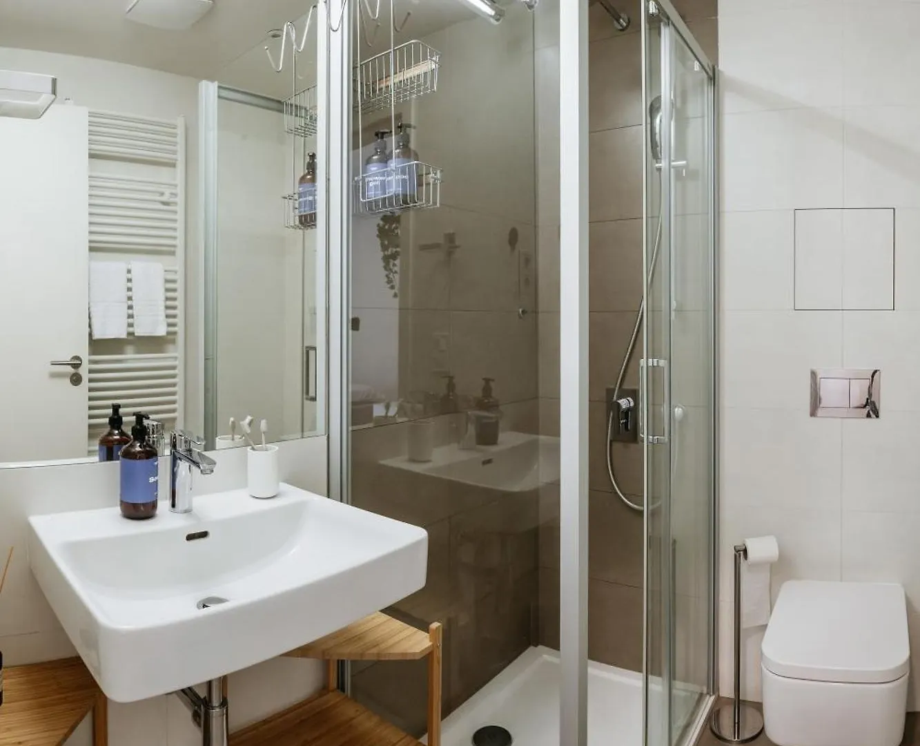 Prague Days - Premium Studios W Stunning Terraces - Easy City Access Apartment